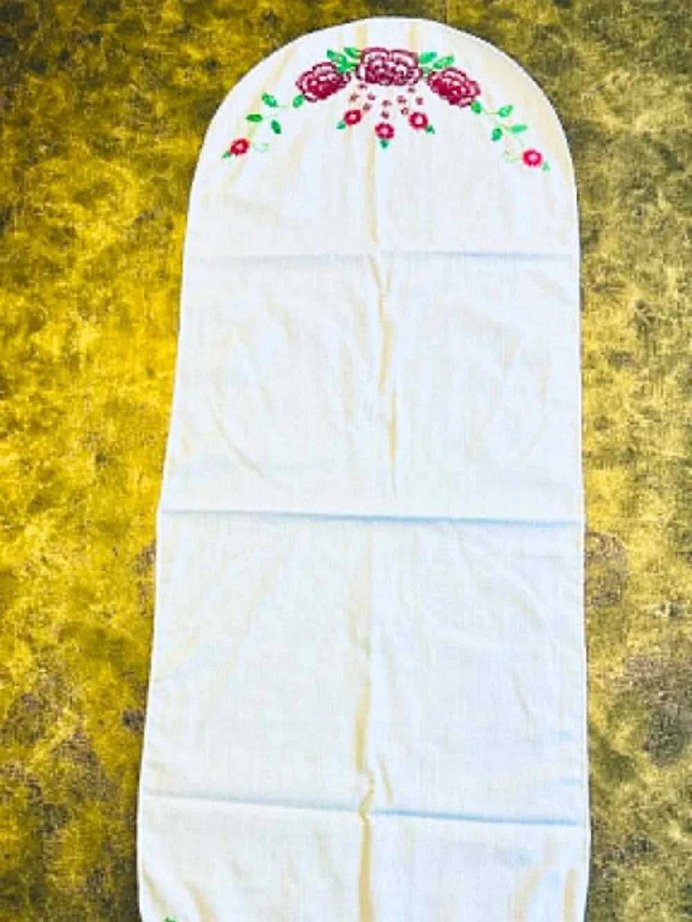 Vintage Cottagecore Hand Embroidered Roses Runner Bread Basket Liner 37